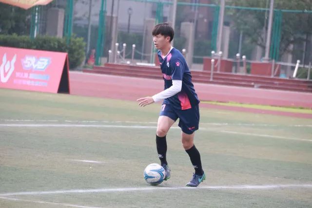 福克斯49分国王险胜爵士 独行侠胜马刺止4连败